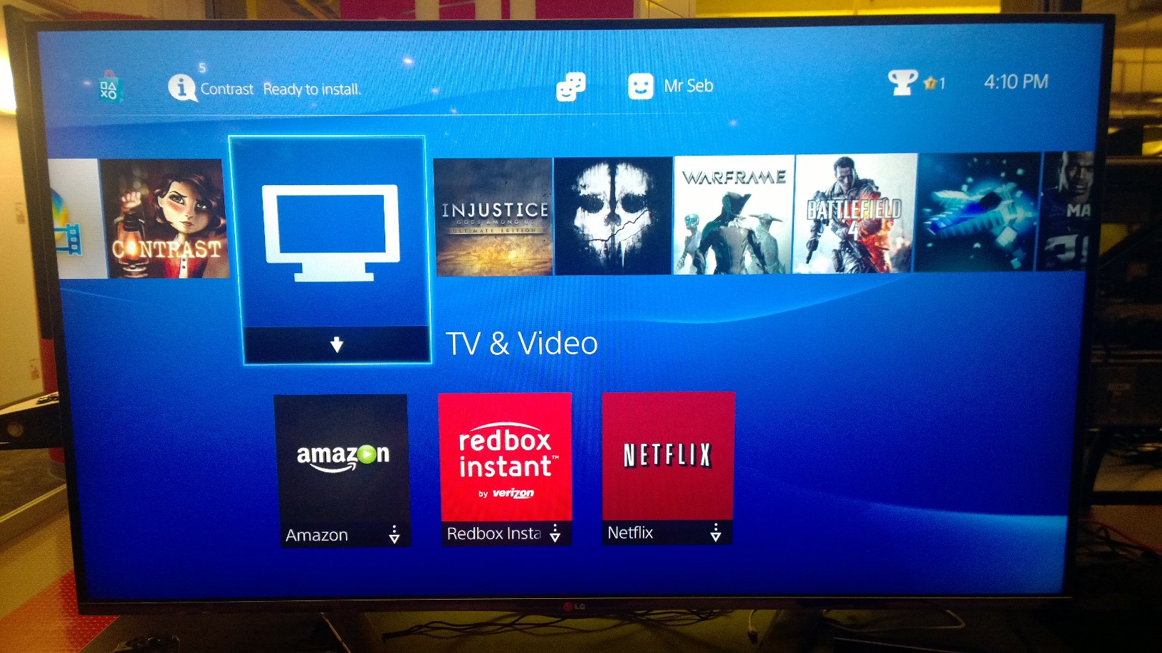 Selling ps4 and 4k tv